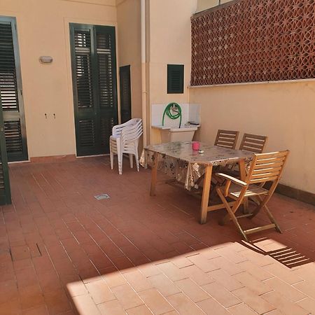 Incantevole Vacanza In Versilia Viareggio Luaran gambar